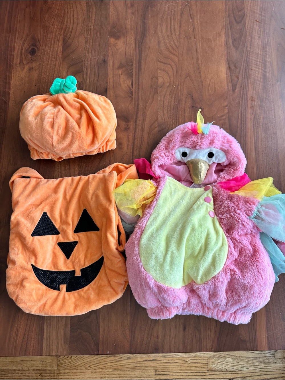 0-6mo Halloween Costume Bundle Pink Parrot and Pumpkin Carrier Cover